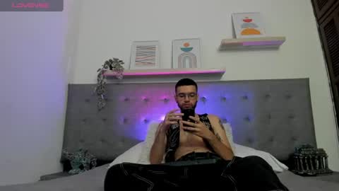 ELLIOT  online show from June 25, 2026, 3:38 pm