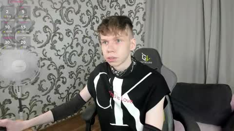 Snapshot of elliot_mars_ chatting on October 2, 2025, 5:20 pm elliot_mars_ online show from October 2, 2025, 5:20 pm