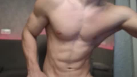 elliot_muscle04 online show from October 30, 2025, 3:35 pm
