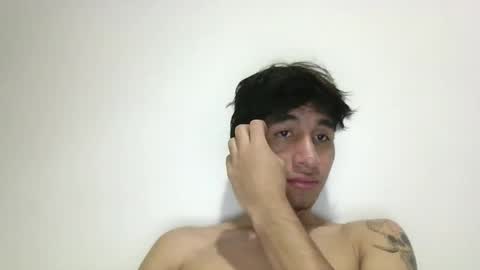 Snapshot of elliotazert chatting on February 3, 2026, 12:09 am elliotazert online show from February 3, 2026, 12:09 am