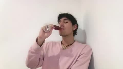 Snapshot of elliotazert chatting on February 3, 2026, 10:37 pm elliotazert online show from February 3, 2026, 10:37 pm