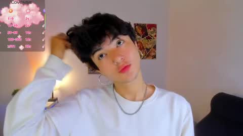 Snapshot of elliotvolkov chatting on May 6, 2026, 4:01 pm elliotvolkov online show from May 6, 2026, 4:01 pm