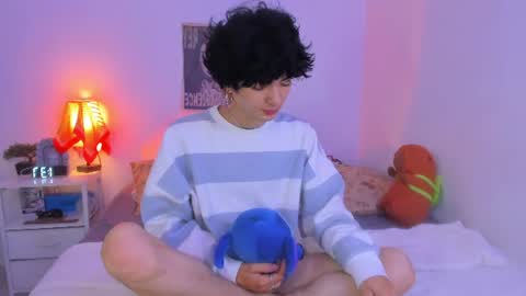 elliotvolkov online show from June 19, 2026, 2:32 pm