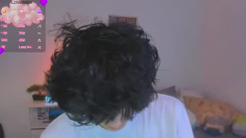 elliotvolkov online show from June 25, 2026, 3:38 pm