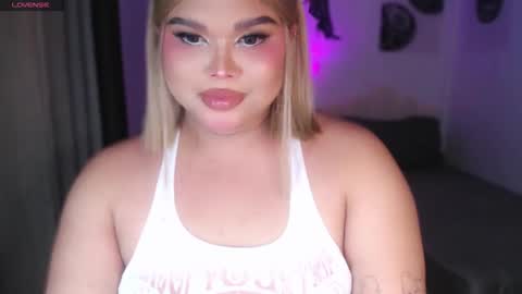 Snapshot of ellise_husson chatting on May 6, 2026, 6:13 pm Ellise online show from May 6, 2026, 6:13 pm