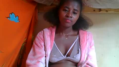 Snapshot of ellodi chatting on May 21, 2026, 3:46 am Ellodi online show from May 21, 2026, 3:46 am