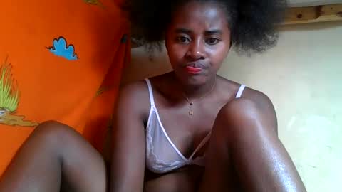 Snapshot of ellodi chatting on May 23, 2026, 8:18 am Ellodi online show from May 23, 2026, 8:18 am