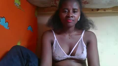 Ellodi online show from May 28, 2026, 6:43 am