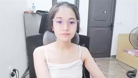 ellsa9x online show from October 15, 2025, 2:22 am