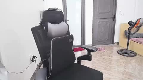 ellsa9x online show from November 6, 2025, 3:07 am