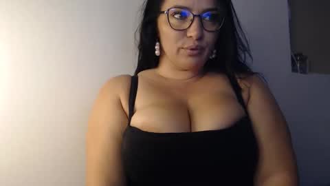 Snapshot of elly_denise chatting on October 14, 2025, 9:21 am Denise online show from October 14, 2025, 9:21 am