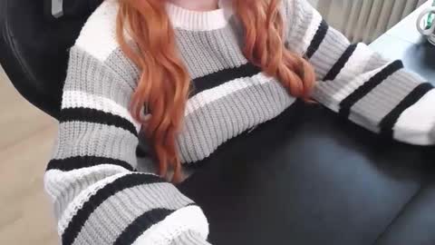 Elly online show from November 9, 2025, 12:47 pm