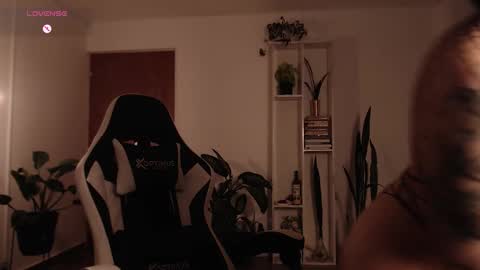 Snapshot of elly_uwuw chatting on November 4, 2025, 11:48 pm Emy Castro online show from November 4, 2025, 11:48 pm