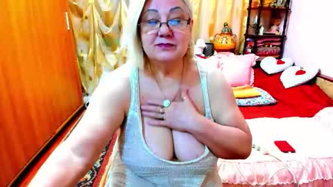 Snapshot of ellyhot53 chatting on October 5, 2025, 3:54 pm ellyhot53 online show from October 5, 2025, 3:54 pm