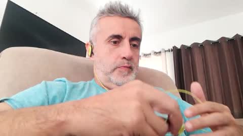 fer online show from December 8, 2024, 9:52 pm