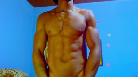 elmiltonnjakee online show from April 15, 2026, 5:42 pm