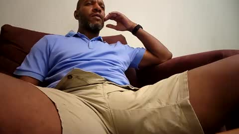 Snapshot of elmorenazogt chatting on February 6, 2025, 2:55 am My name is Elmore. Please say hello I like to chat with you. If you have requests or dirty talk please use tip online show from February 6, 2025, 2:55 am