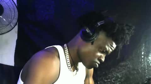 Snapshot of elniga21 chatting on January 11, 2025, 10:18 pm EL NIIGGGAA  21                                                                  EL NIGGA  21 online show from January 11, 2025, 10:18 pm