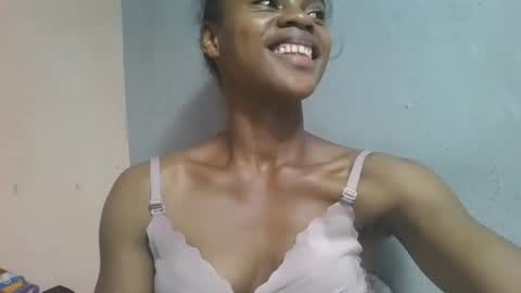 elodie228680 online show from May 2, 2026, 3:39 pm