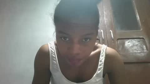 elodie228680 online show from May 7, 2026, 3:56 am