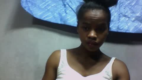 elodie228680 online show from May 16, 2026, 5:04 am
