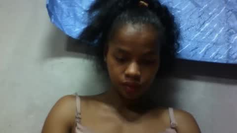 elodie228680 online show from May 19, 2026, 3:46 am