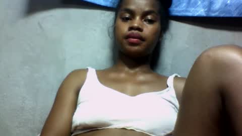 elodie228680 online show from May 27, 2026, 6:38 pm