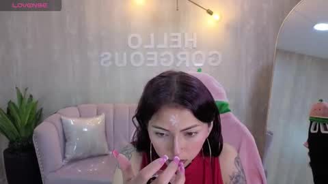 Snapshot of elody_a chatting on October 31, 2025, 3:18 am Elody online show from October 31, 2025, 3:18 am