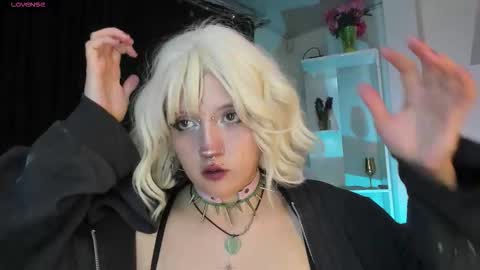 Snapshot of eloisee_ chatting on November 5, 2025, 4:56 am Eloise . online show from November 5, 2025, 4:56 am