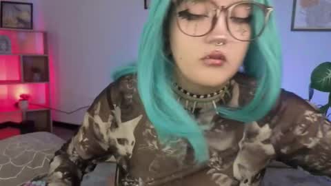 Snapshot of eloisee_ chatting on November 26, 2025, 4:46 am Eloise . online show from November 26, 2025, 4:46 am