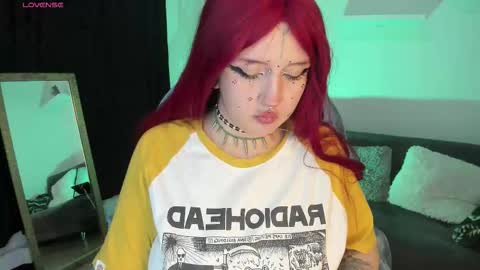 Snapshot of eloisee_ chatting on November 28, 2025, 9:50 pm Eloise . online show from November 28, 2025, 9:50 pm