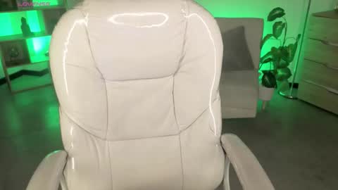 Snapshot of eloisee_ chatting on January 11, 2026, 5:56 am Eloise . online show from January 11, 2026, 5:56 am