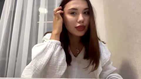 Snapshot of eloisetatsuhara chatting on October 16, 2025, 6:09 pm Alice online show from October 16, 2025, 6:09 pm