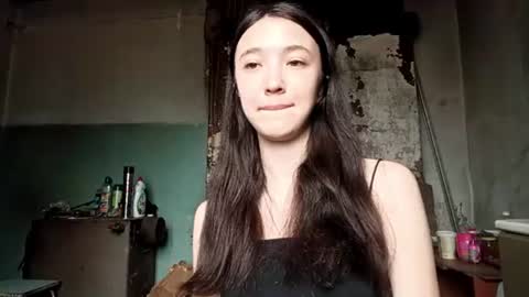 Snapshot of elouisevallian chatting on June 22, 2026, 3:25 am Elara online show from June 22, 2026, 3:25 am