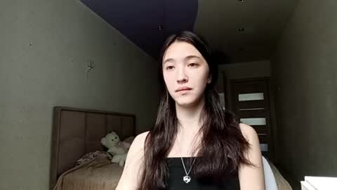 Snapshot of elouisevallian chatting on July 6, 2026, 2:08 am Elara online show from July 6, 2026, 2:08 am