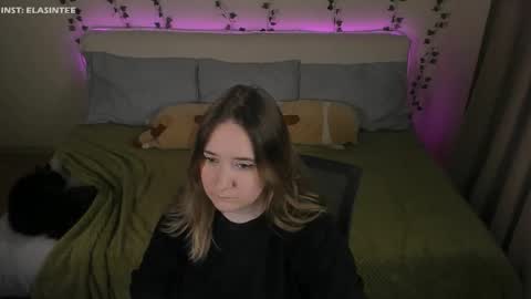 Snapshot of elovinora chatting on February 25, 2026, 6:39 pm Ela give me a thumbs up if you like it and this is important for the development of the account online show from February 25, 2026, 6:39 pm