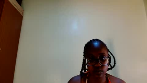 Snapshot of elowen655796 chatting on July 1, 2026, 9:55 am ELOWENA online show from July 1, 2026, 9:55 am