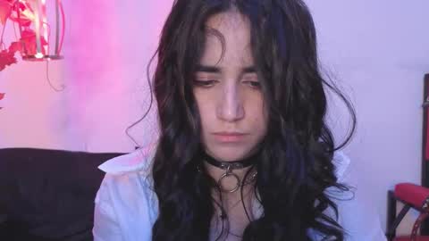 elowen_halley1 online show from December 20, 2025, 6:48 pm