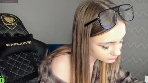 Snapshot of elsa_carterr chatting on November 11, 2025, 2:17 pm elsa_carterr online show from November 11, 2025, 2:17 pm