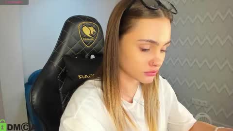 Snapshot of elsa_carterr chatting on November 25, 2025, 9:42 am elsa_carterr online show from November 25, 2025, 9:42 am