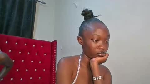 Snapshot of elsiejoy chatting on November 3, 2025, 7:31 am elsiejoy online show from November 3, 2025, 7:31 am