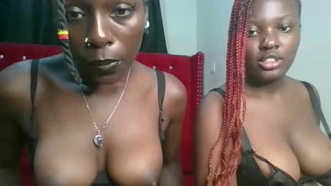 Snapshot of elsiejoy chatting on November 23, 2025, 7:35 pm elsiejoy online show from November 23, 2025, 7:35 pm