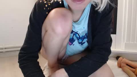 Snapshot of elssa_rush chatting on November 24, 2025, 10:48 am elssa_rush online show from November 24, 2025, 10:48 am