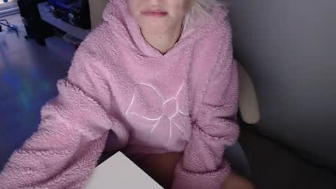 Snapshot of elssa_rush chatting on December 5, 2025, 11:41 am elssa_rush online show from December 5, 2025, 11:41 am