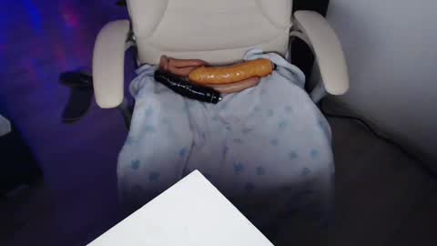 Snapshot of elssa_rush chatting on December 17, 2025, 6:58 pm elssa_rush online show from December 17, 2025, 6:58 pm