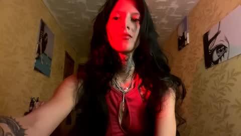 Snapshot of elswythfrake chatting on September 17, 2025, 5:36 pm Evelyn online show from September 17, 2025, 5:36 pm