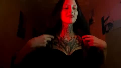 Snapshot of elswythfrake chatting on September 20, 2025, 9:16 pm Evelyn online show from September 20, 2025, 9:16 pm