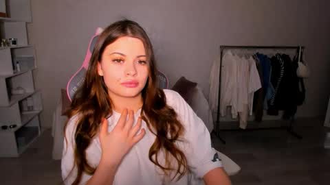 Snapshot of elunaseduces chatting on November 4, 2025, 3:22 pm Luna online show from November 4, 2025, 3:22 pm