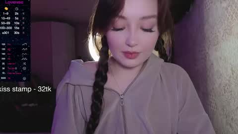 Snapshot of elusive_mia chatting on June 2, 2026, 8:00 pm Mia 3 online show from June 2, 2026, 8:00 pm