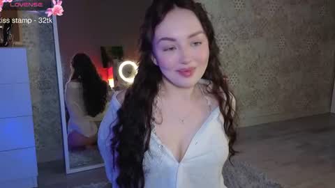 Snapshot of elusive_mia chatting on June 16, 2026, 4:42 pm Mia 3 online show from June 16, 2026, 4:42 pm